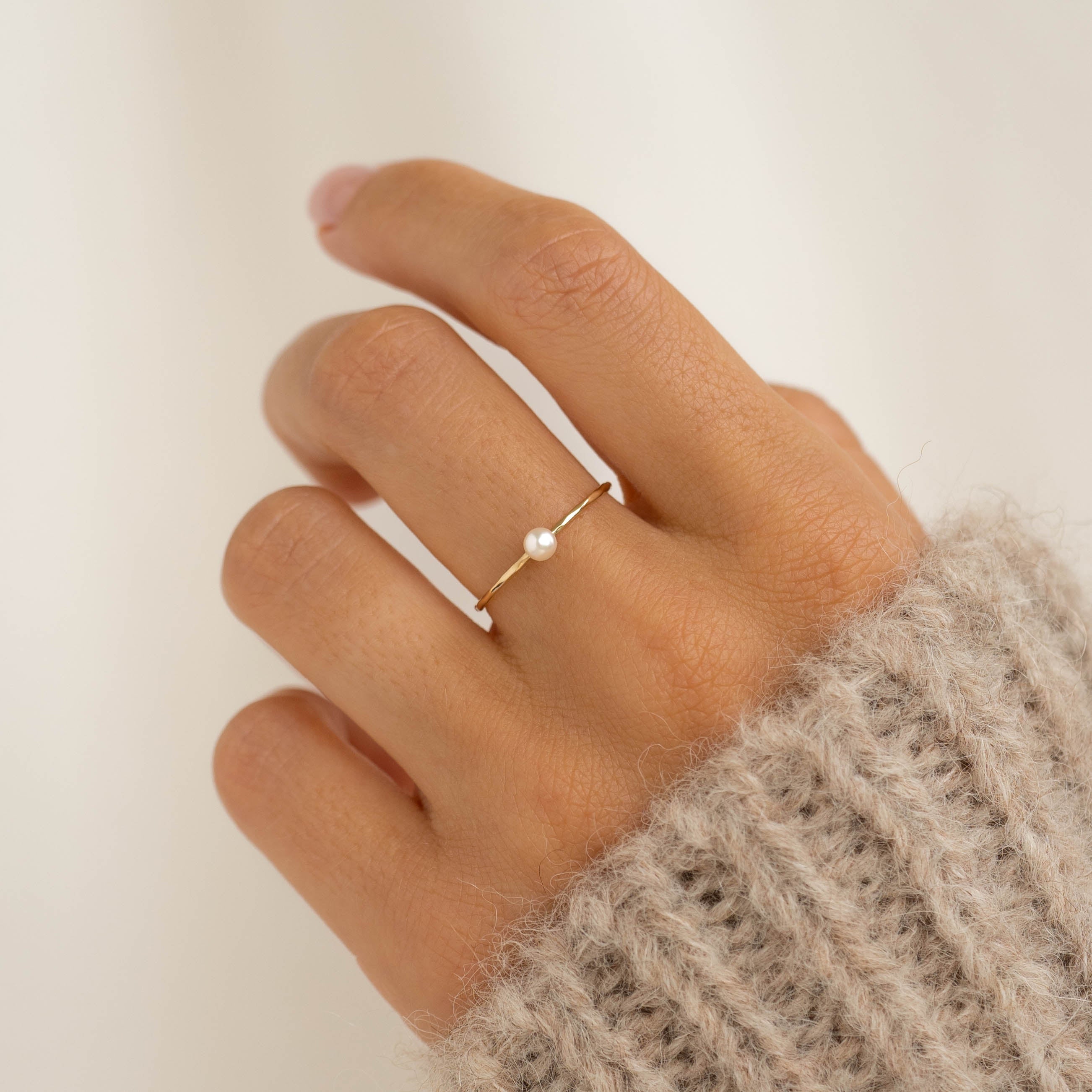 14K Gold Hammered Band Freshwater Pearl Ring - Arden