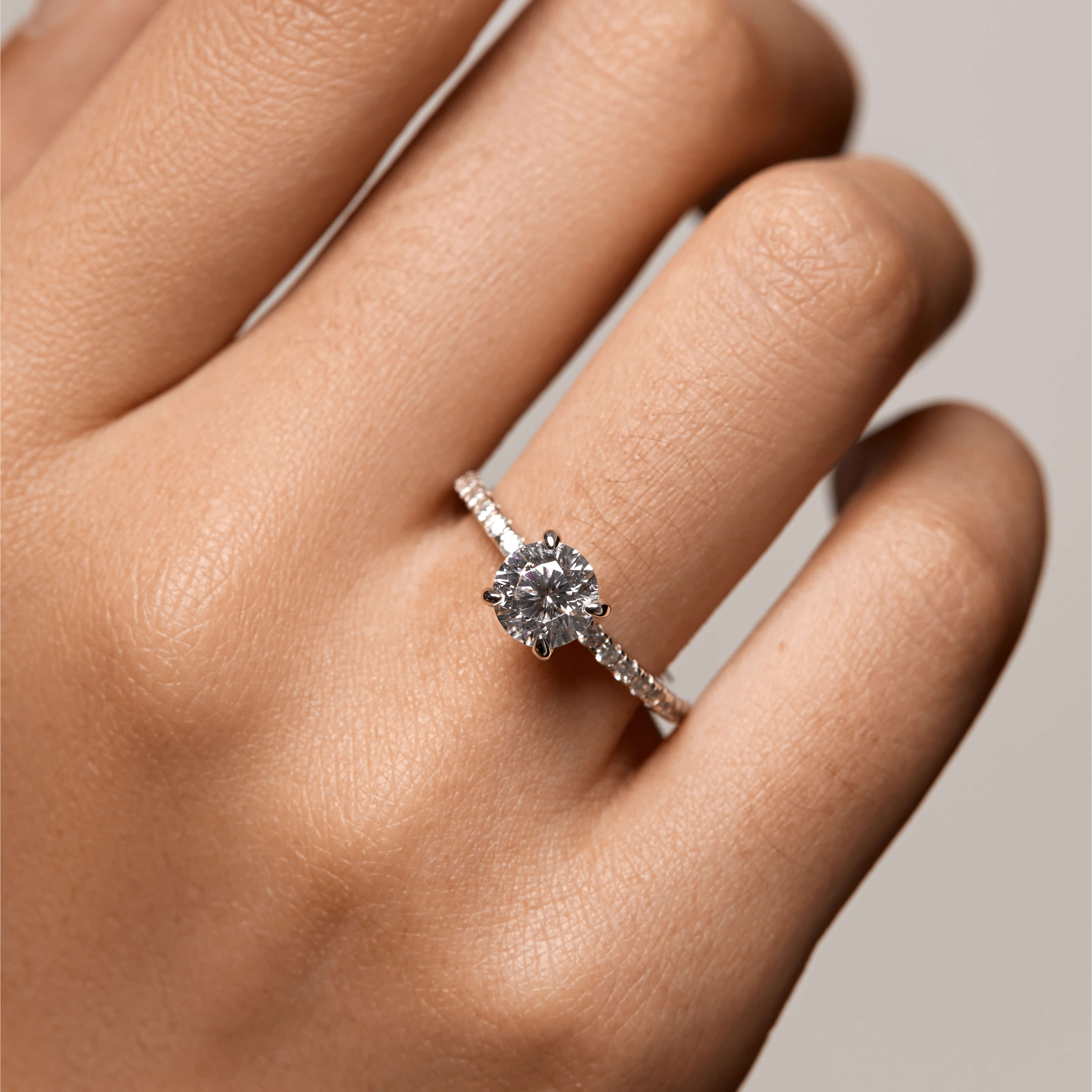 Pavé Amor Ring