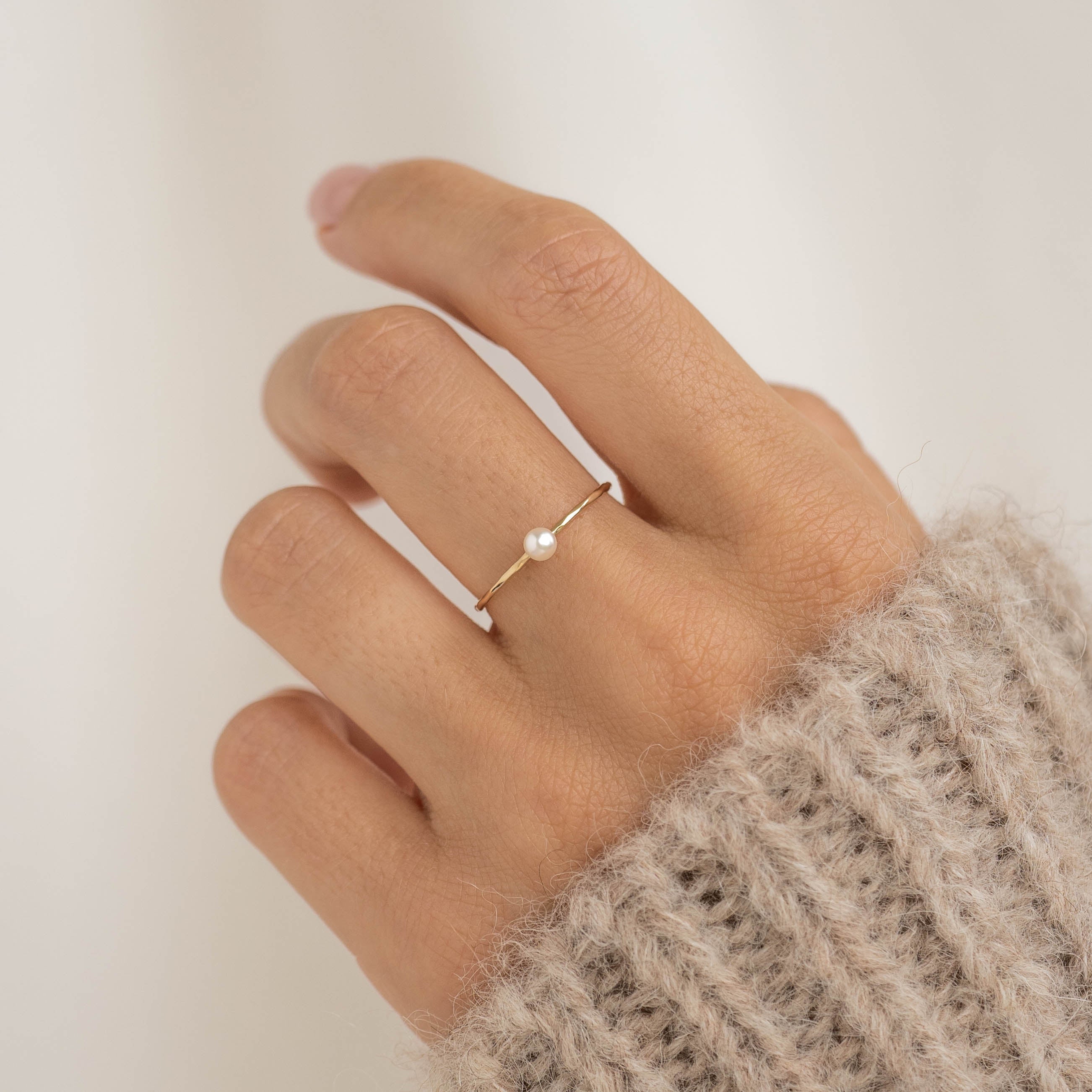 14K Gold Hammered Band Freshwater Pearl Ring - Arden
